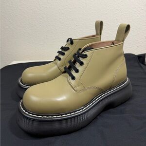 Bottega Veneta Swell Leather Laces Up Ankle Boots